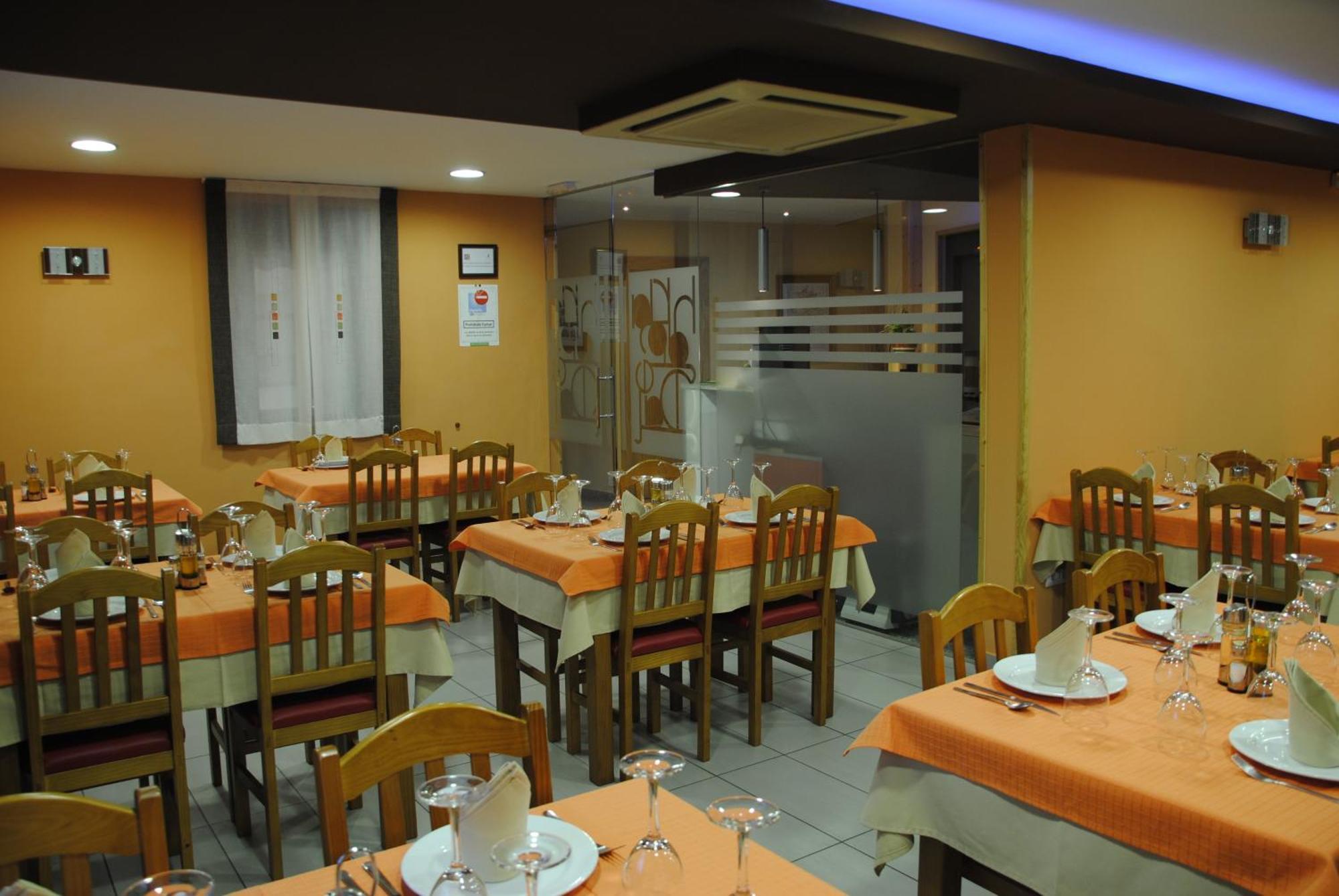 Hotel Alegria Banos De Montemayor Ngoại thất bức ảnh